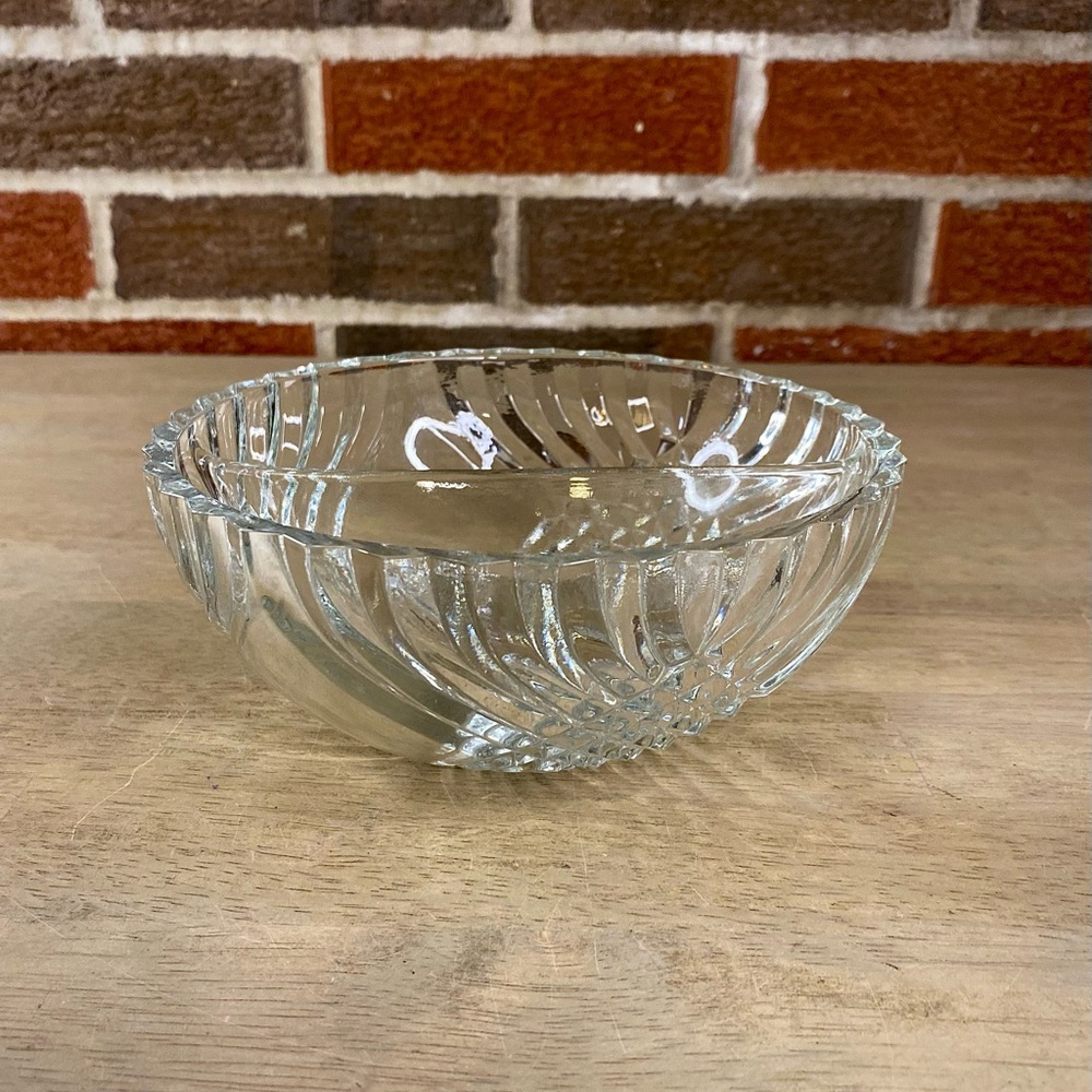 VTG Tiara Trillium Clear Glass Divided Relish Candy‎ Dish 6.5 Inch Grannycore